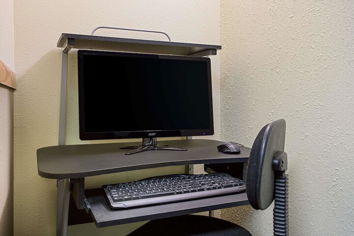 Business Center 14 of 14