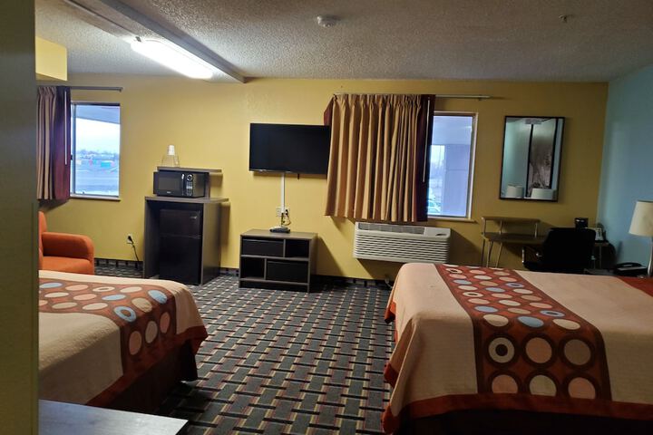 Room 7 of 27