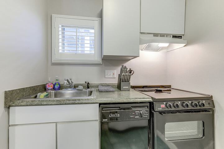 Norwich Vacation Rental w / Golf Course Views!