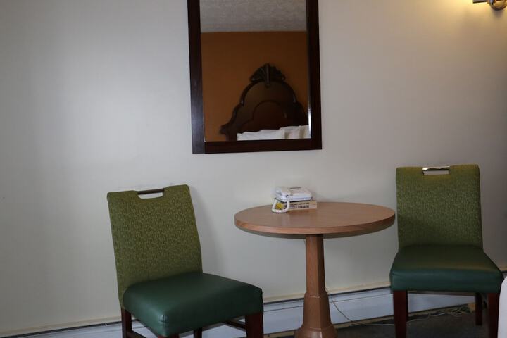 Room 9 of 36