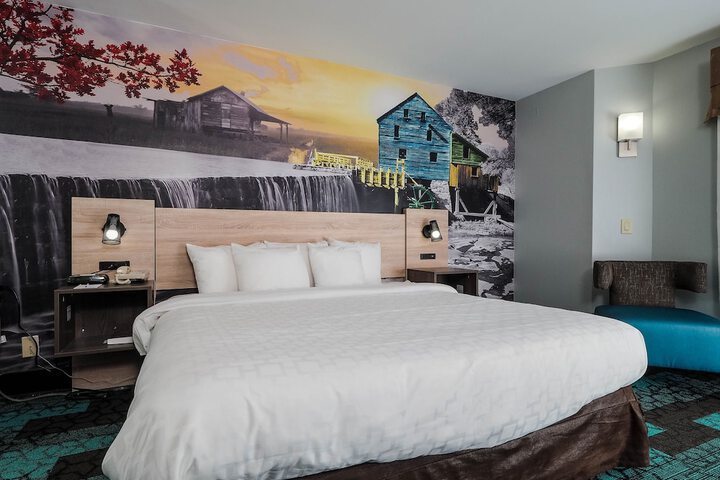 Room 28 of 43