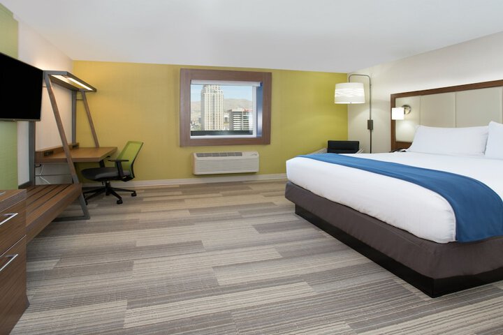Holiday Inn Express & Suites Roswell by IHG