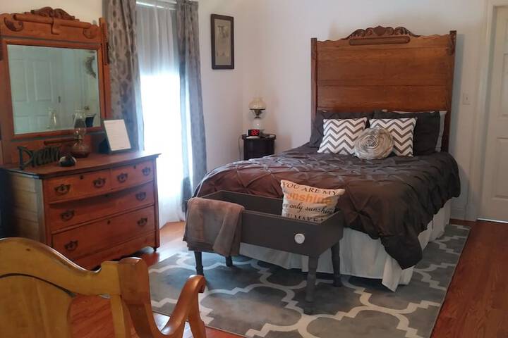 Room 10 of 29