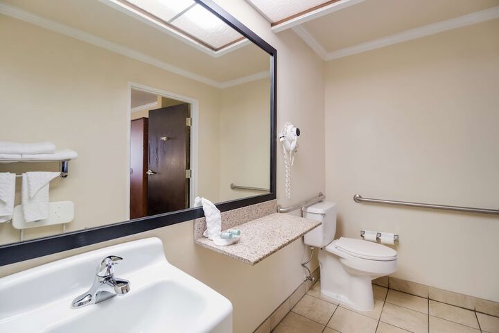 Room 10 of 24