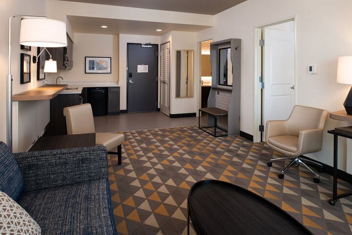 Room 26 of 66