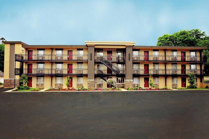 Hotel 4 of 58