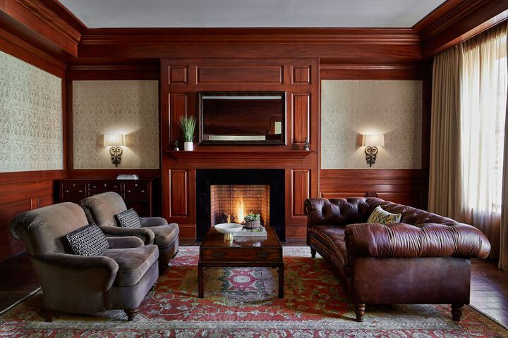 Lounge 65 of 89