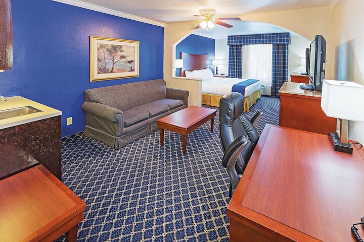 Room 40 of 70