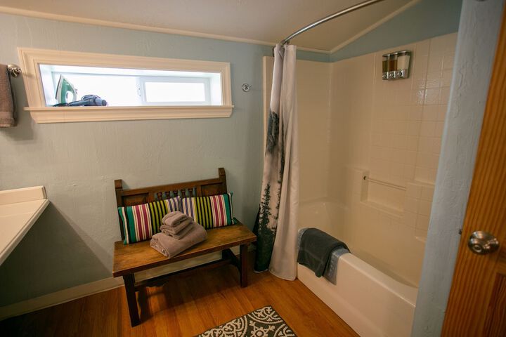 Room 73 of 236