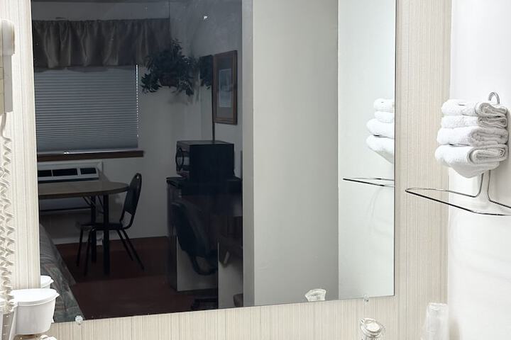 Room 32 of 43