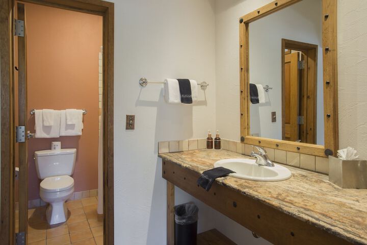 Table Mountain Inn