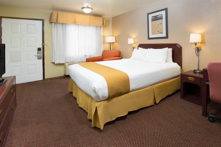 Room 12 of 19