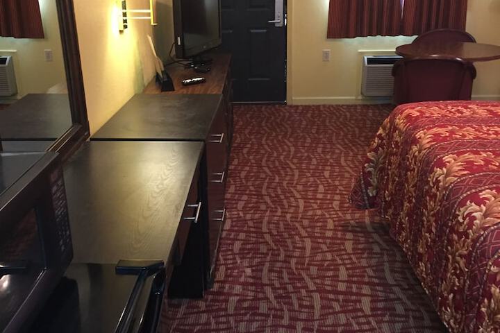 Room 8 of 31