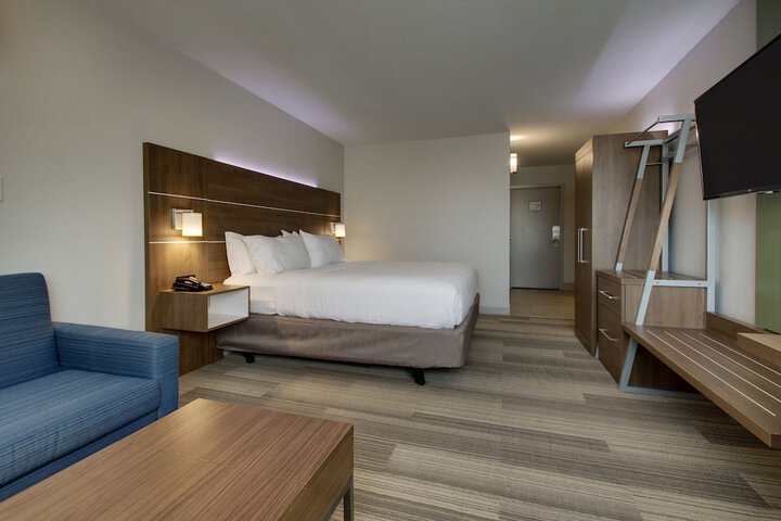 Room 63 of 84