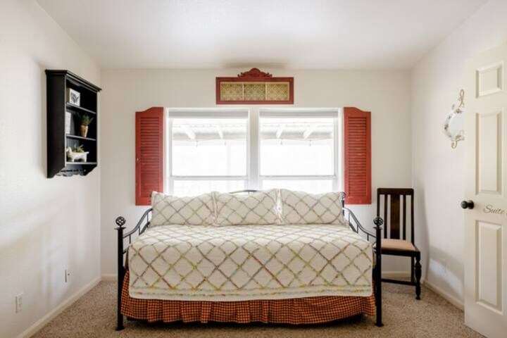 Room 48 of 107