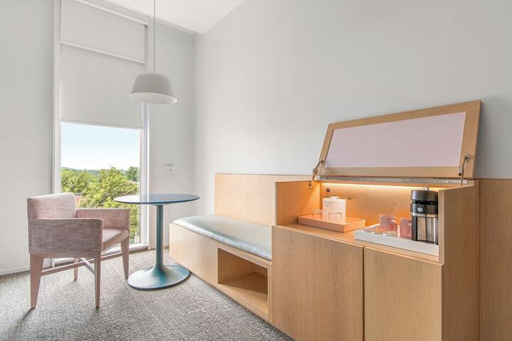 Room 45 of 164