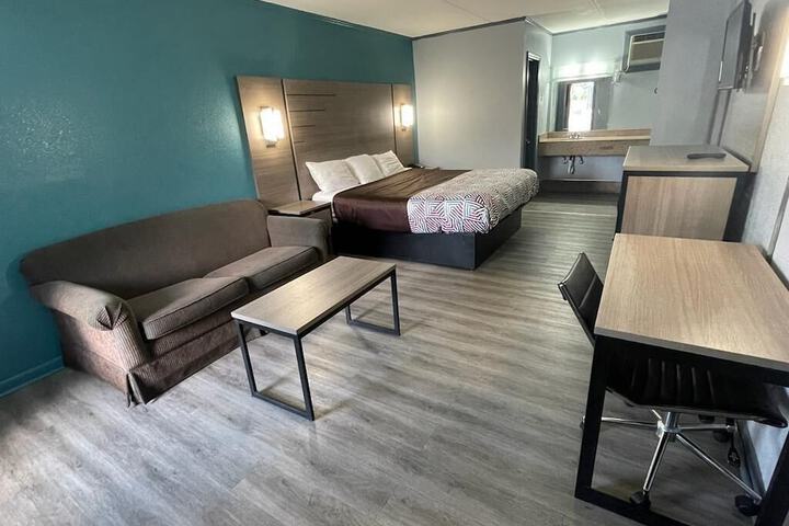 Room 15 of 22