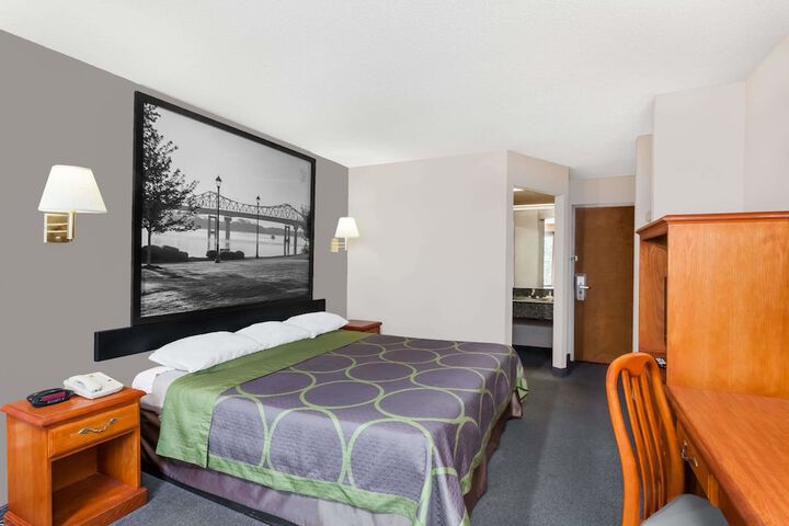 Room 13 of 20