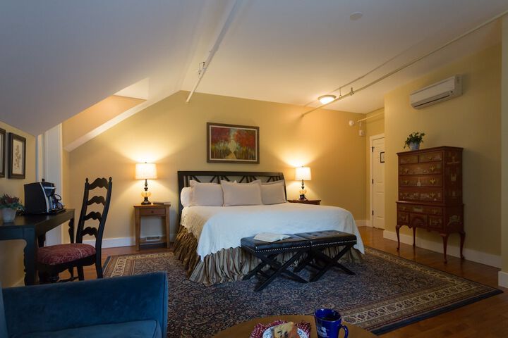 Room 22 of 48