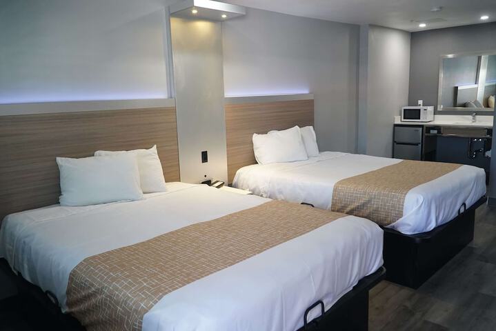 Room 6 of 73