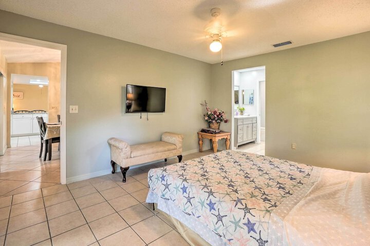3 Mi to Philippe Park & Pier: Stunning Retreat