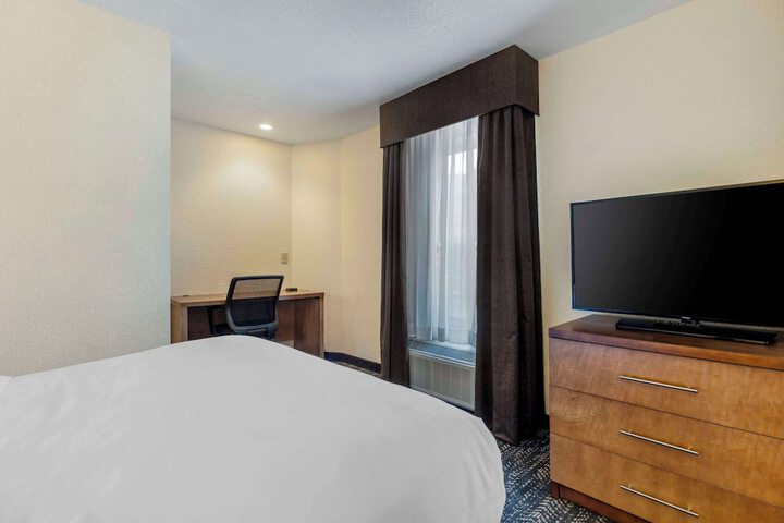 Room 32 of 58