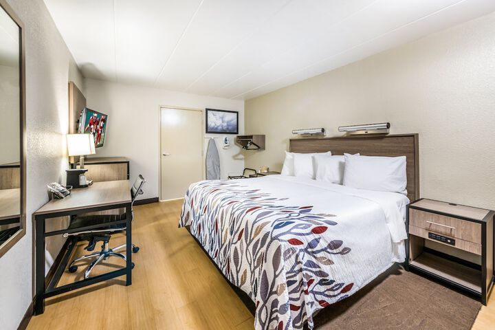 Room 9 of 28