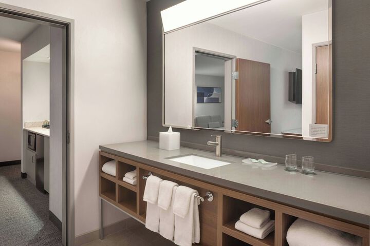 Courtyard by Marriott Farmington