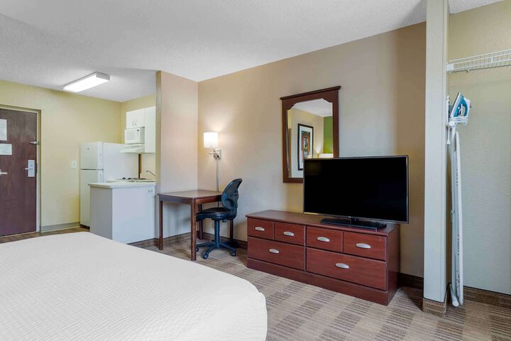 Room 14 of 28