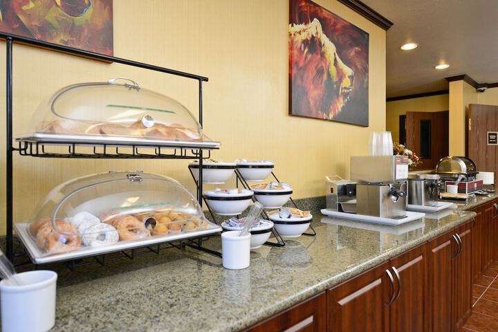 Breakfast/Coffee Service 33 of 40