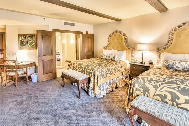 Room 33 of 51