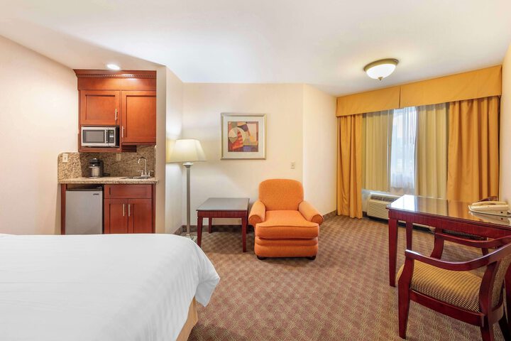 Best Western Plus West Covina Inn