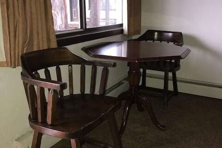 Room 25 of 37