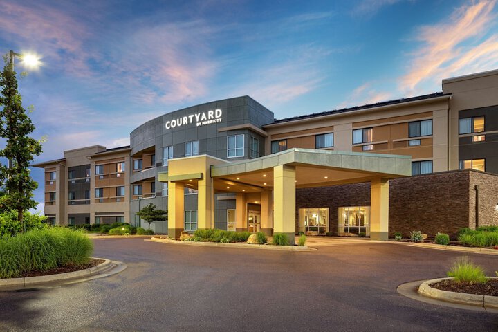 Hotel 2 of 106