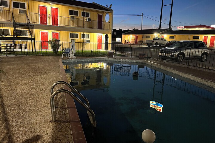 Hotel 7 of 22