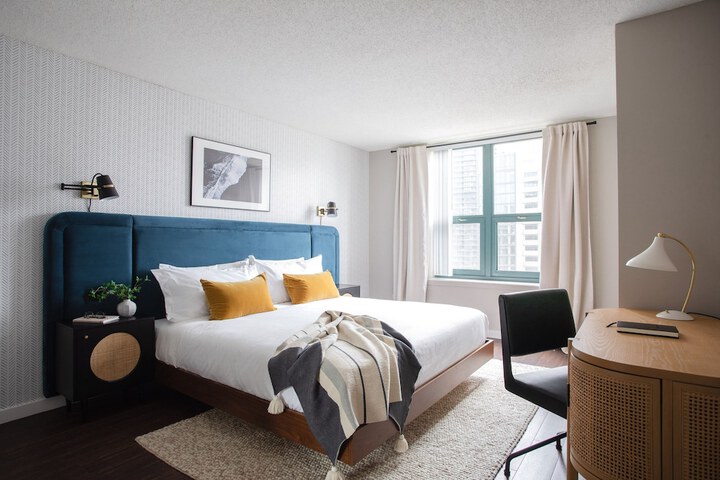 Room 53 of 73
