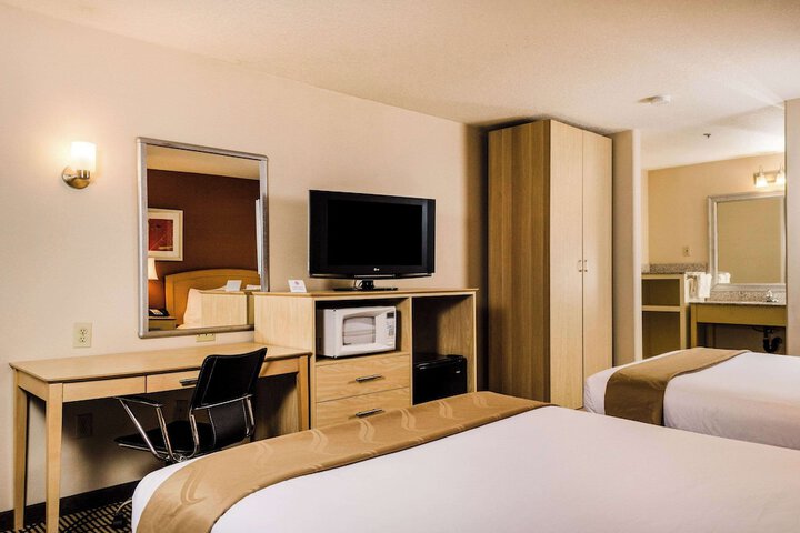 Room 13 of 27