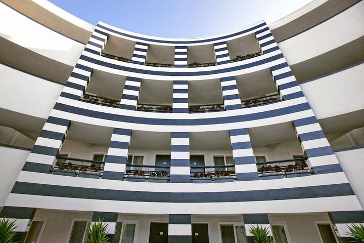 Hotel Exterior 39 of 40