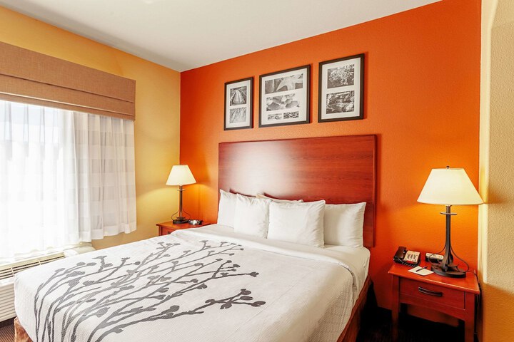 Room 32 of 42