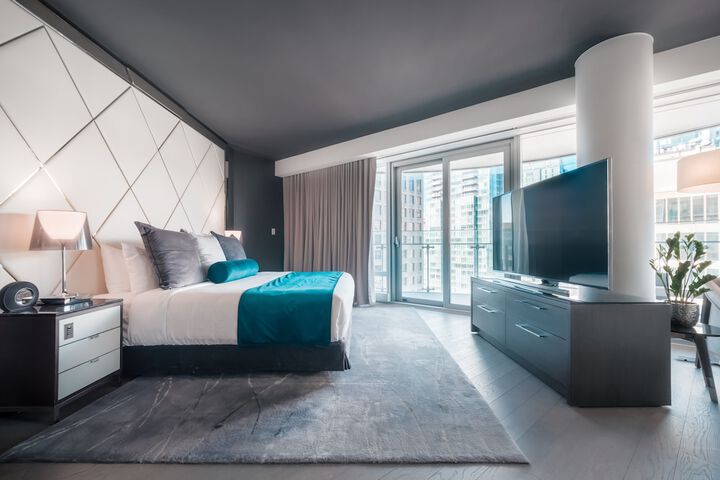 Paradox Vancouver
