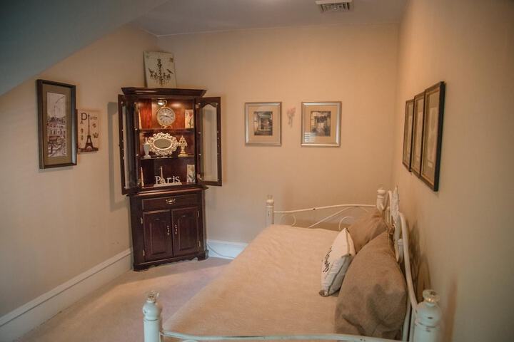 Room 35 of 52