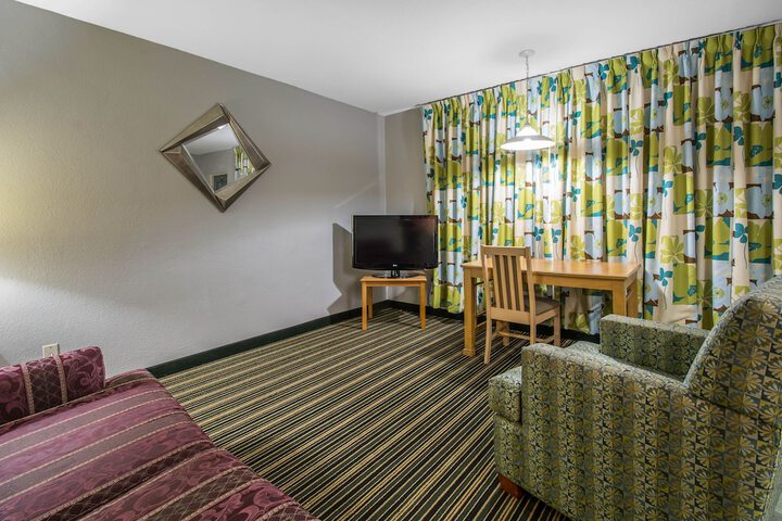Room 18 of 49