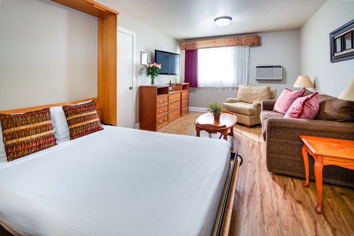 Room 35 of 71