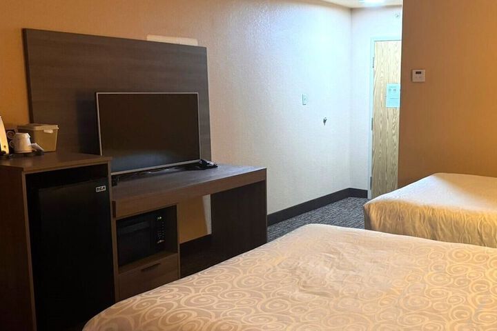 Room 22 of 34