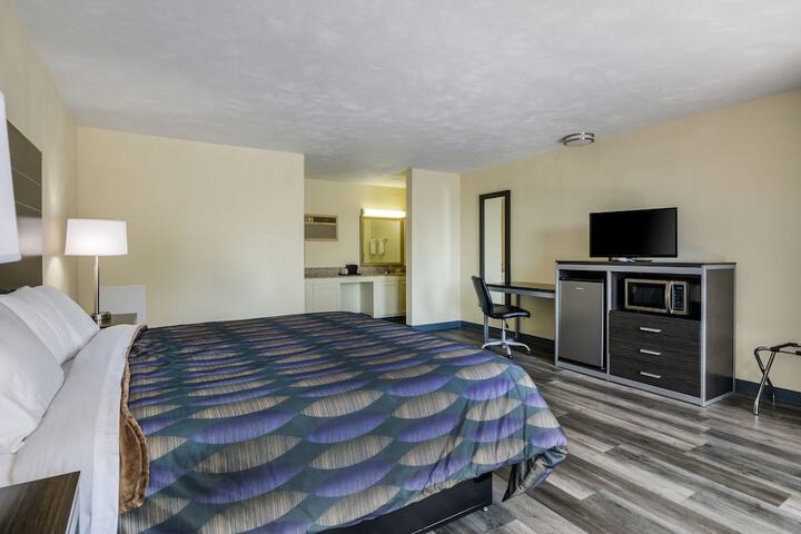 Room 19 of 32