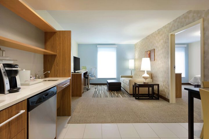Room 16 of 28