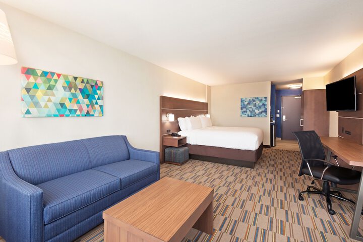 Holiday Inn Express & Suites Uniontown by IHG