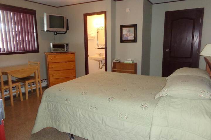 Room 9 of 42
