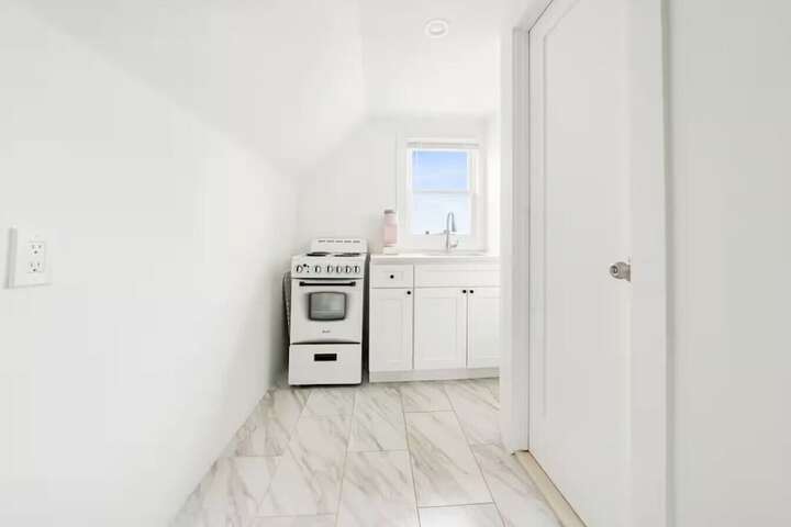 Elegant Hideaway with Free Parking