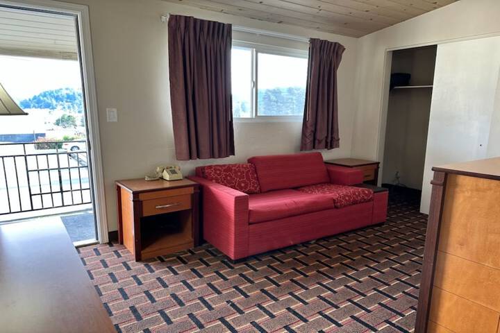 Room 13 of 25